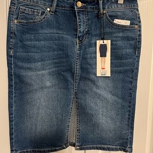 High waist denim skirt with middle split